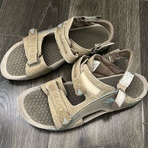 Women’s North Face sandals